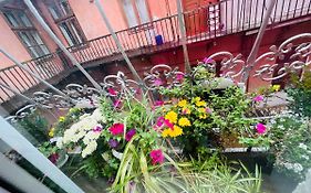 Apartment In The City Center Mini